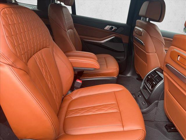 Used 2027 BMW X7 xDrive40i w/ M Sport Package AWD/4WD image 23