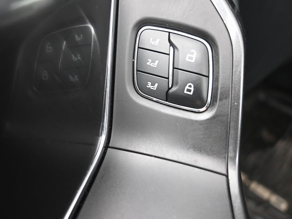 Used 2021 Ford F150 Lariat w/ Equipment Group 502A High image 19