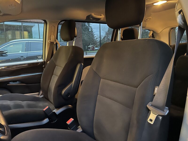 Used 2015 Dodge Grand Caravan SE w/ Quick Order Package 29E SE FWD image 10
