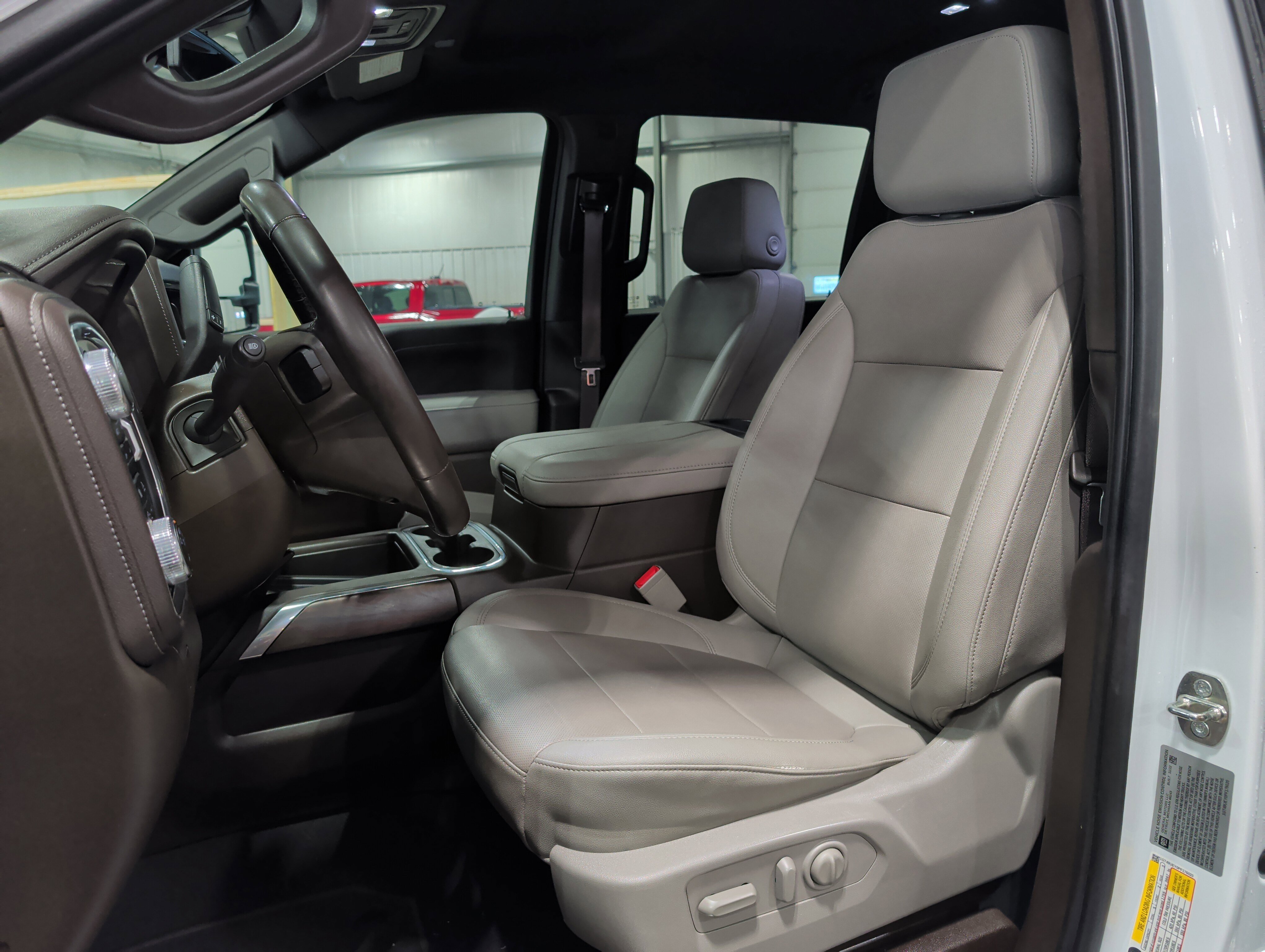 Used 2023 GMC Sierra 3500 SLT w/ SLT Preferred Package image 8