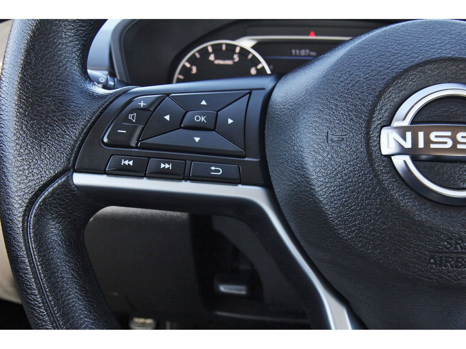 Used 2024 Nissan Altima 2.5 SV image 18