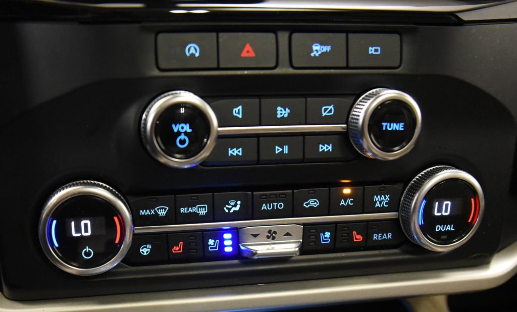 Used 2024 Ford Expedition Limited image 26