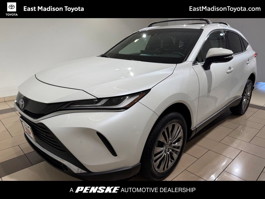 Certified 2023 Toyota Venza XLE AWD/4WD image 1