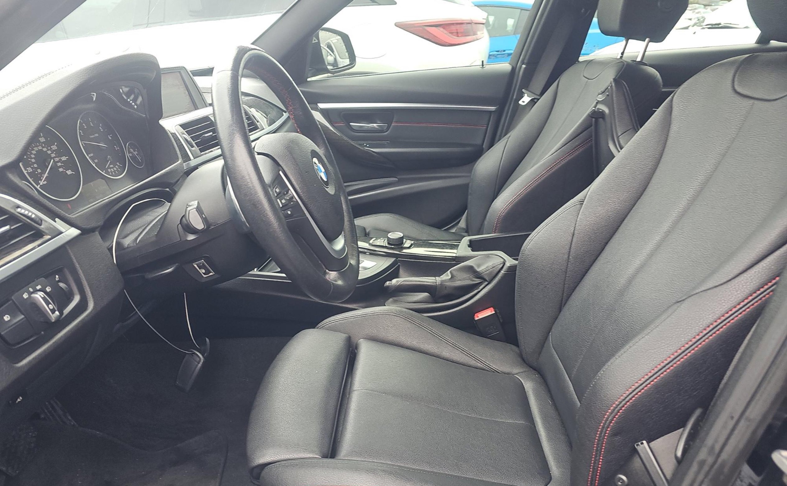 Used 2018 BMW 330i xDrive Sedan w/ Convenience Package image 6