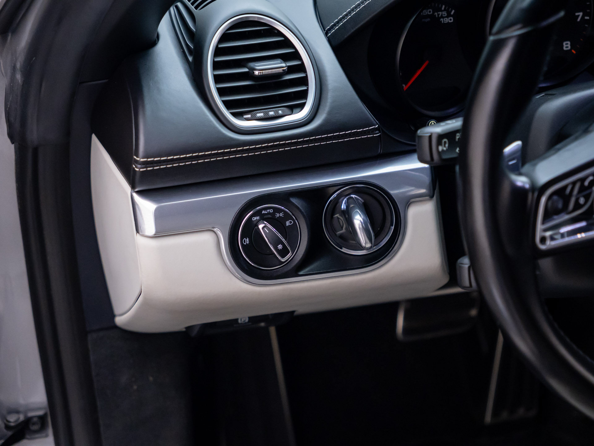 Used 2019 Porsche 718 Boxster GTS RWD image 19