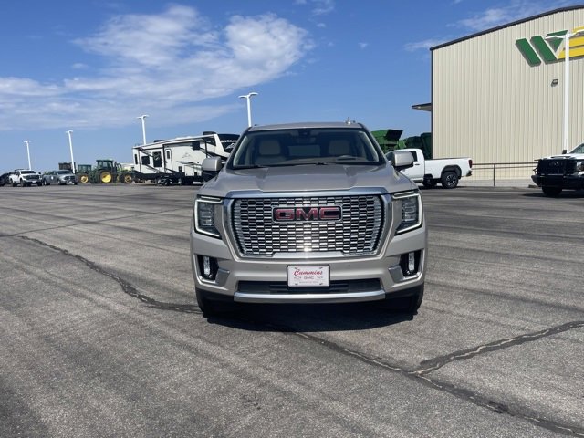 Used 2021 GMC Yukon Denali w/ Denali Premium Package image 2
