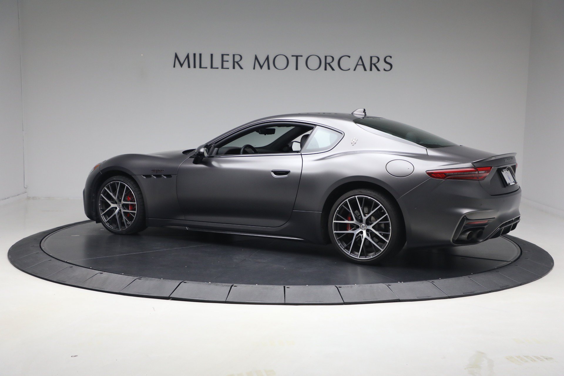 Certified 2024 Maserati GranTurismo Trofeo AWD/4WD image 4