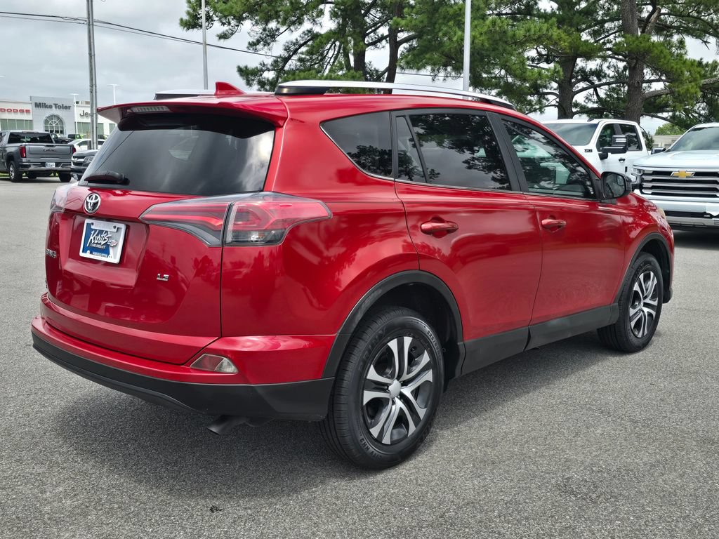Used 2016 Toyota RAV4 LE FWD image 5