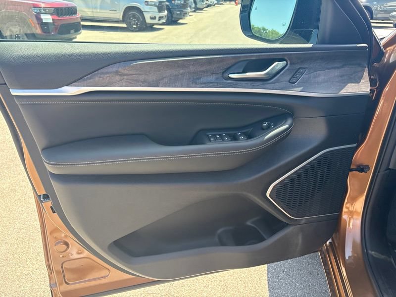 New 2026 Jeep Grand Cherokee L Limited AWD/4WD image 21