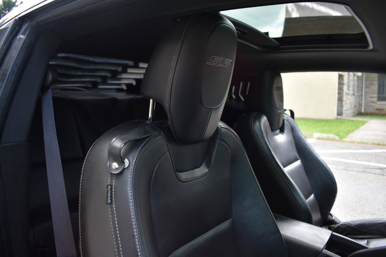 Used 2012 Chevrolet Camaro SS RWD image 19