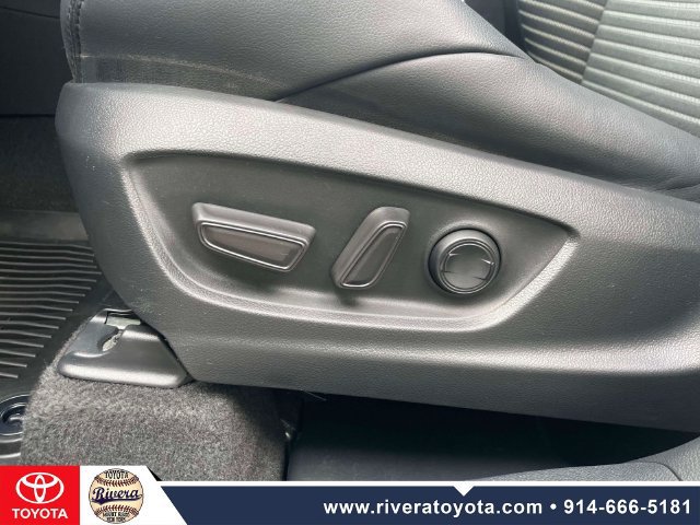 Used 2024 Toyota Corolla Cross AWD Hybrid w/ Convenience Package image 18