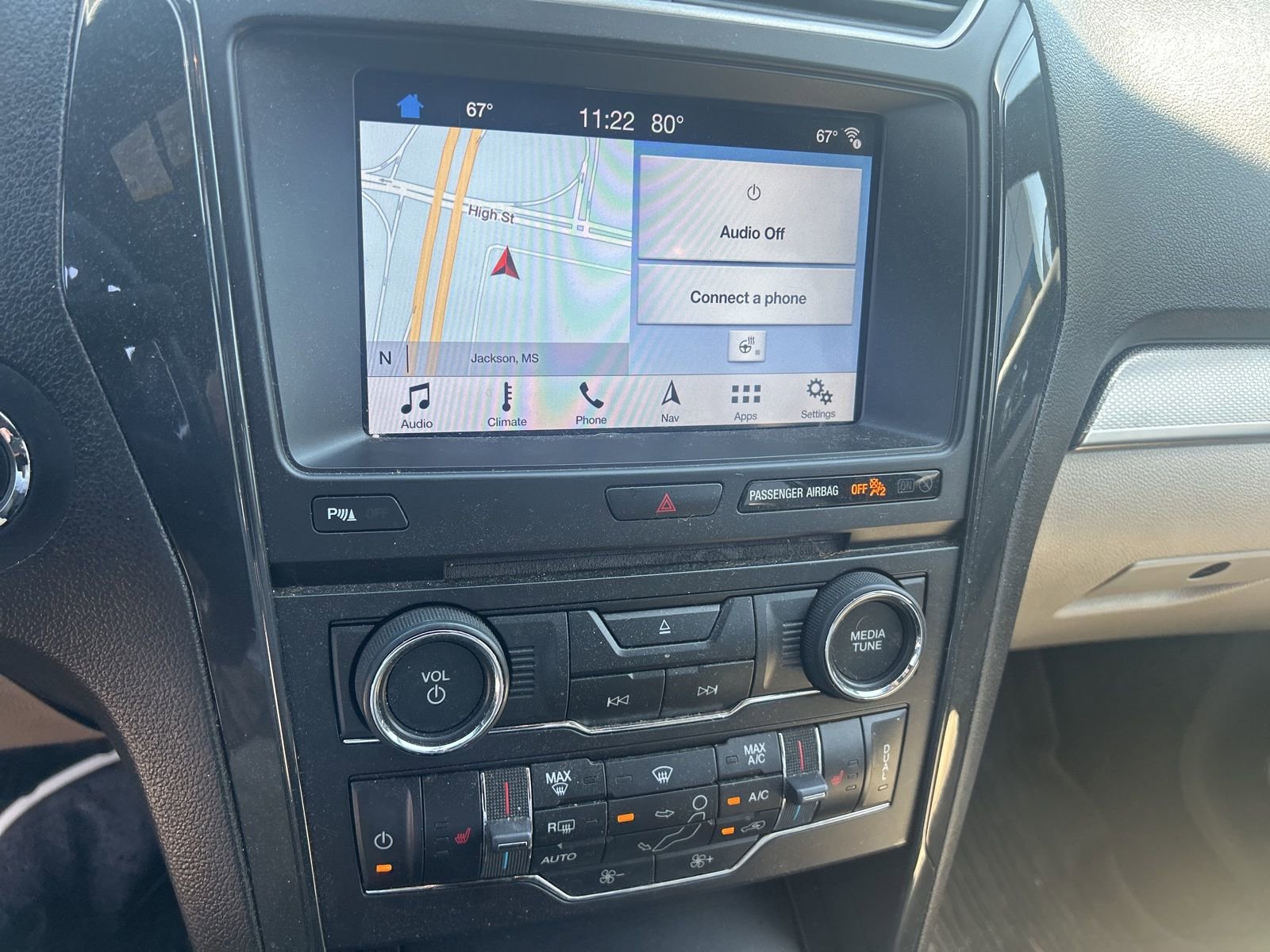 Used 2018 Ford Explorer XLT w/ Equipment Group 202A image 18