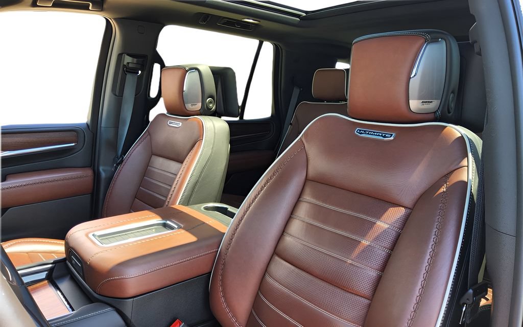 Used 2024 GMC Yukon Denali Ultimate AWD/4WD image 24