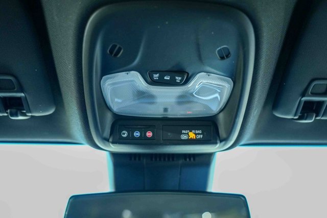 Used 2024 GMC Canyon Elevation image 40