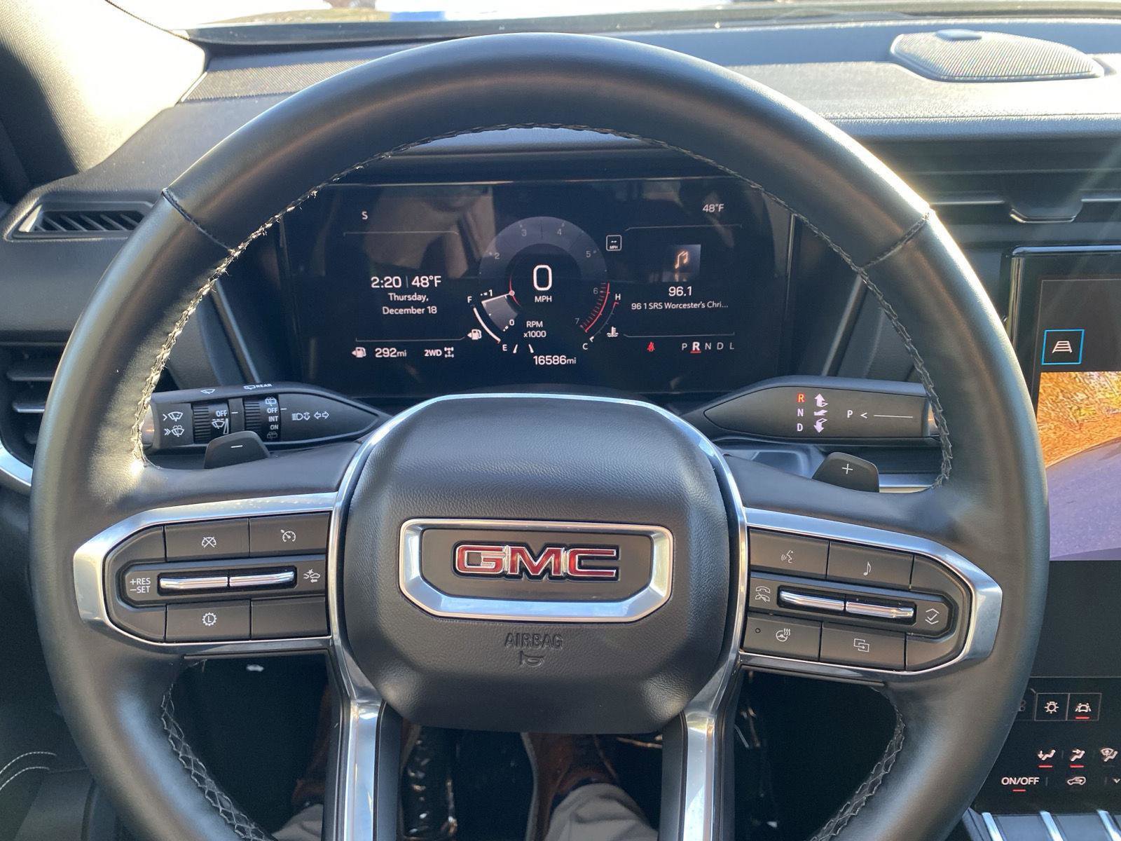 Used 2025 GMC Terrain Elevation image 19