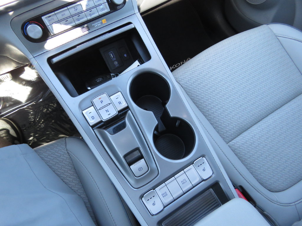Used 2019 Hyundai Kona Limited w/ Cargo Package FWD image 23