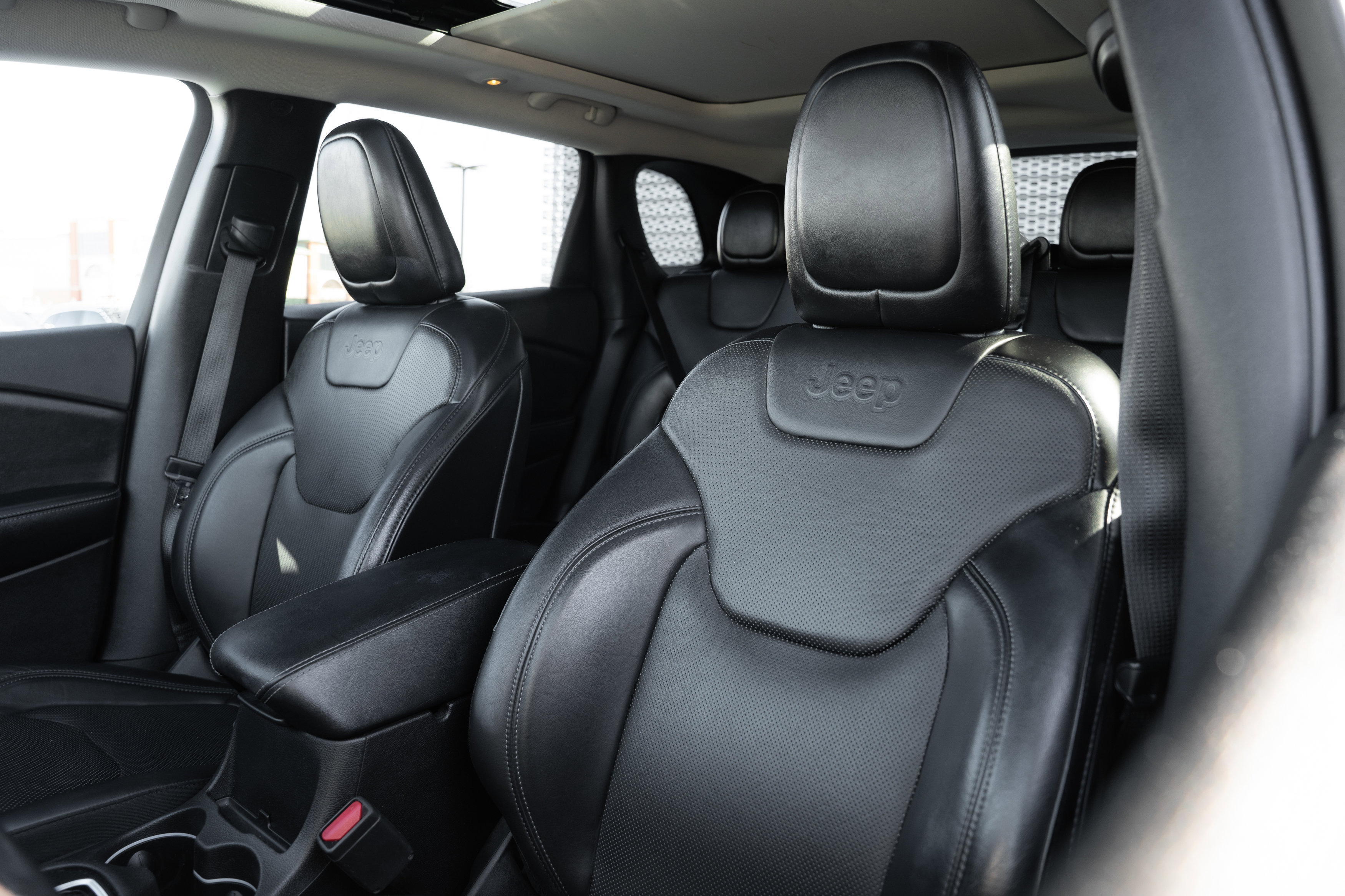 Used 2019 Jeep Cherokee Limited image 21