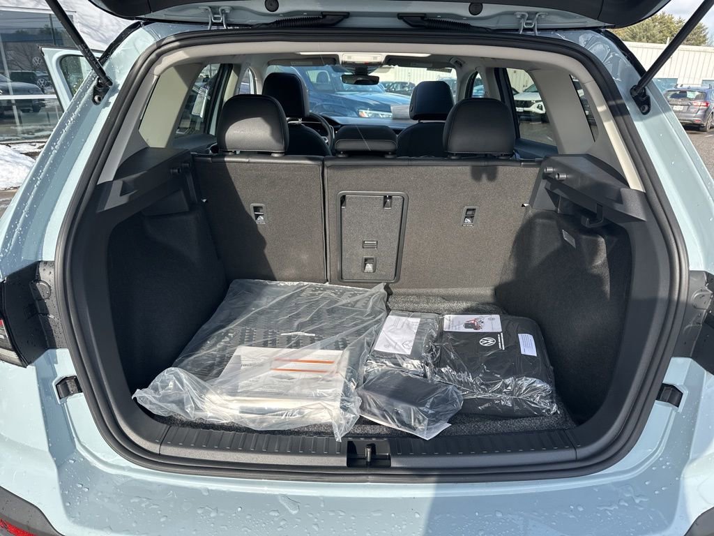 New 2026 Volkswagen Taos SE image 23