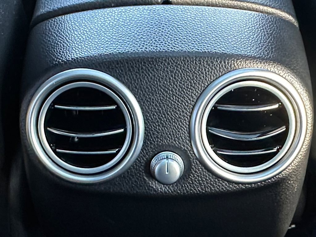 Used 2020 Mercedes-Benz GLC 300 4MATIC image 26