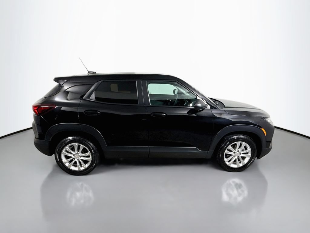 Used 2023 Chevrolet TrailBlazer LS w/ LPO, Blackout Package FWD image 8