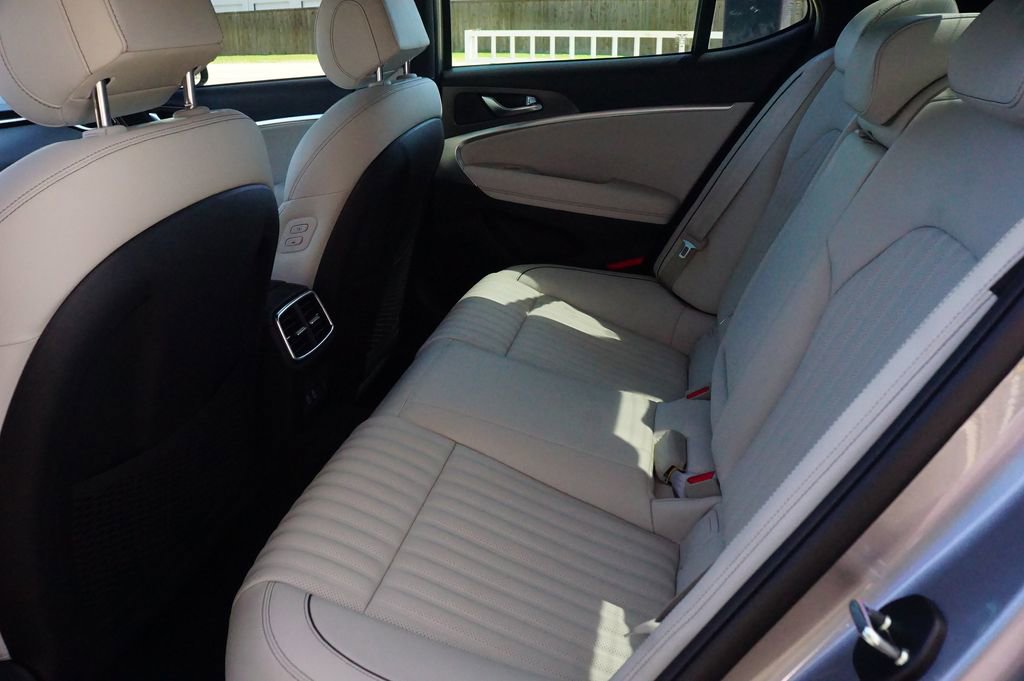 New 2025 Genesis G70 2.5T w/ Sport Prestige Package image 18