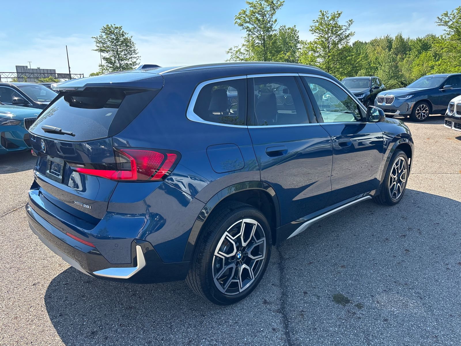 Used 2025 BMW X1 xDrive28i AWD/4WD image 5