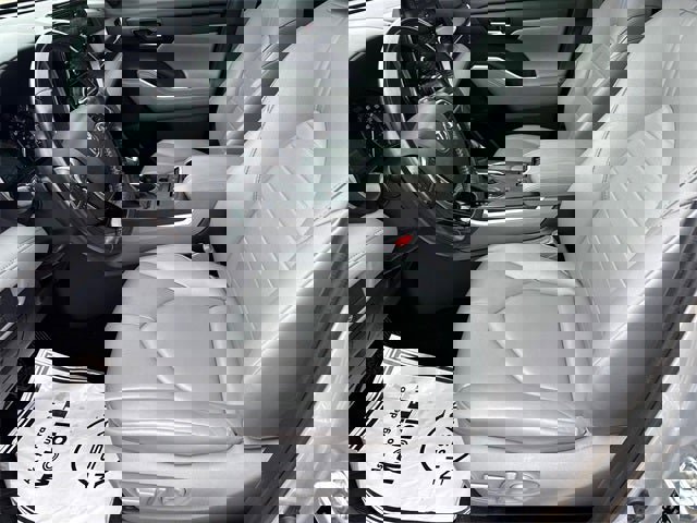 Used 2021 Toyota Highlander XLE image 18