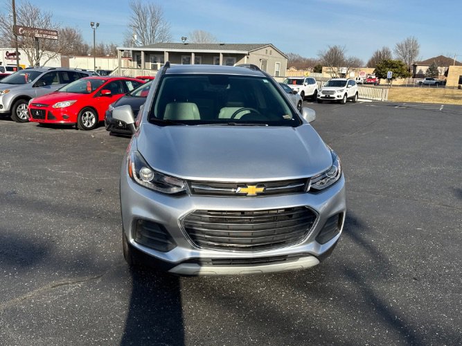 Used 2022 Chevrolet Trax LT w/ LT Convenience Package image 6