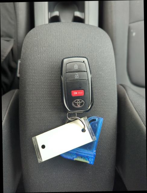 Used 2024 Toyota Corolla Cross LE image 33