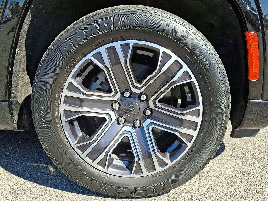 Used 2024 Jeep Wagoneer Series II w/ Flexible Seating Group image 8