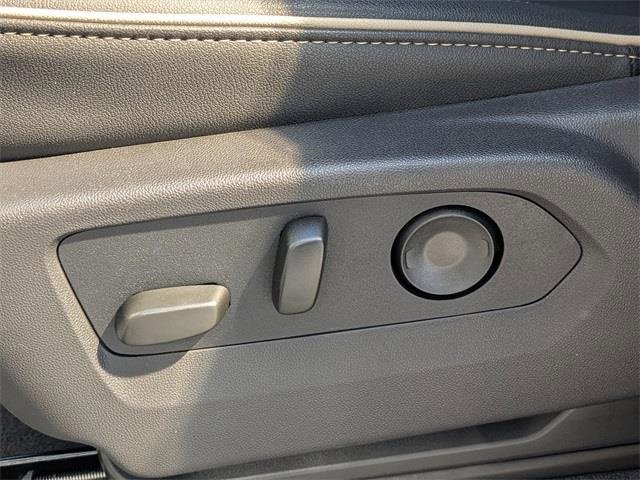 New 2026 GMC Yukon Elevation image 24