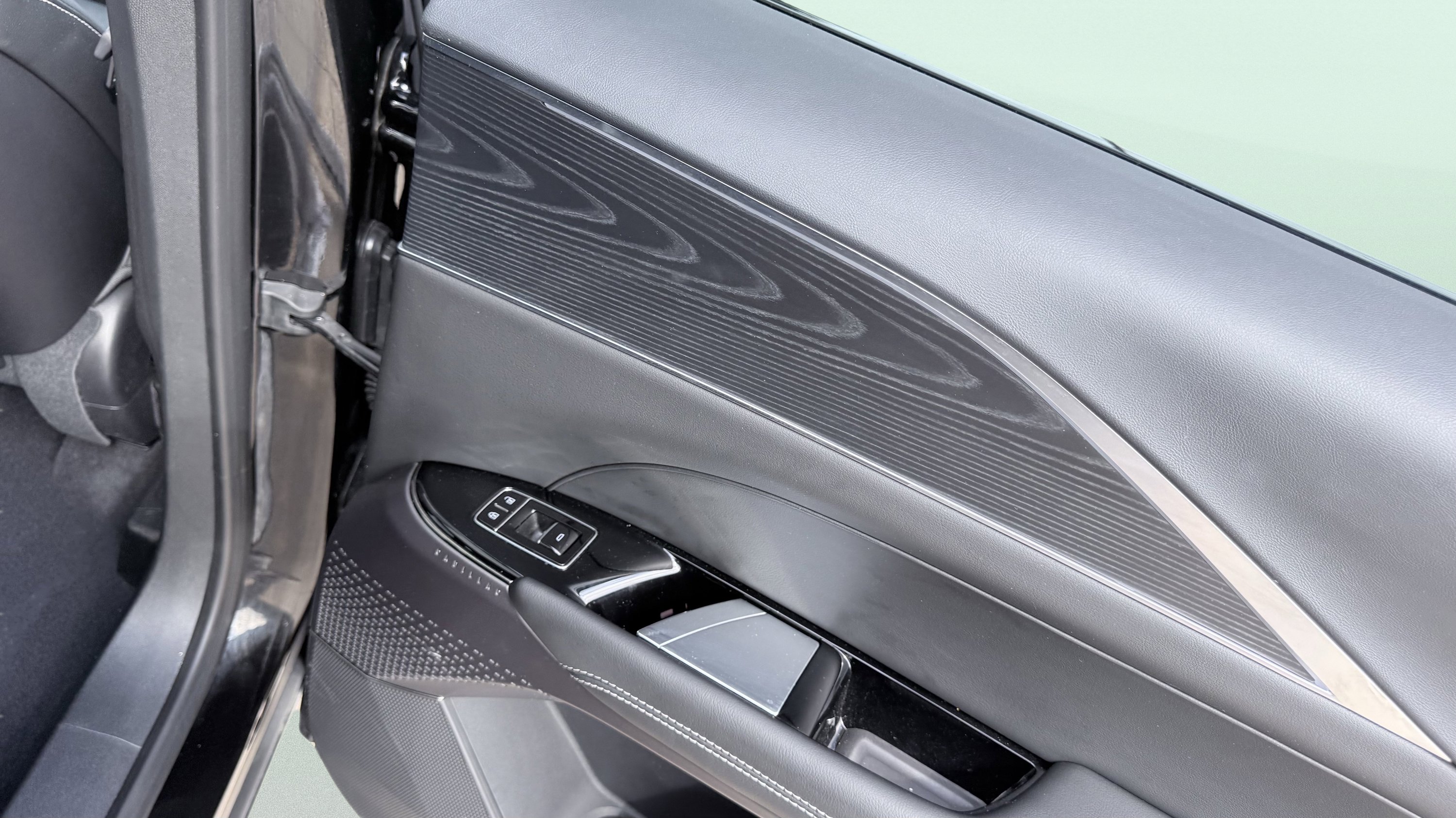 Used 2025 Cadillac Lyriq Luxury AWD/4WD image 36