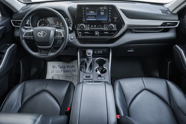 Used 2022 Toyota Highlander XLE image 24