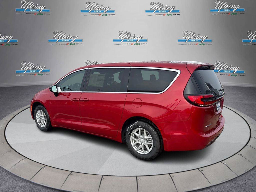 New 2026 Chrysler Pacifica Select FWD image 5