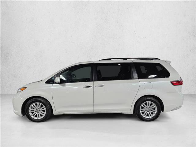 Used 2017 Toyota Sienna XLE w/ XLE Navigation Package image 9