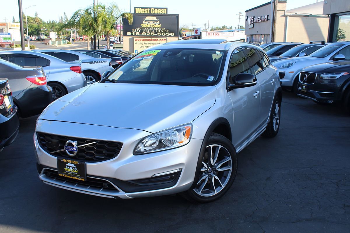 Used 2018 Volvo V60 T5 Cross Country AWD/4WD image 38