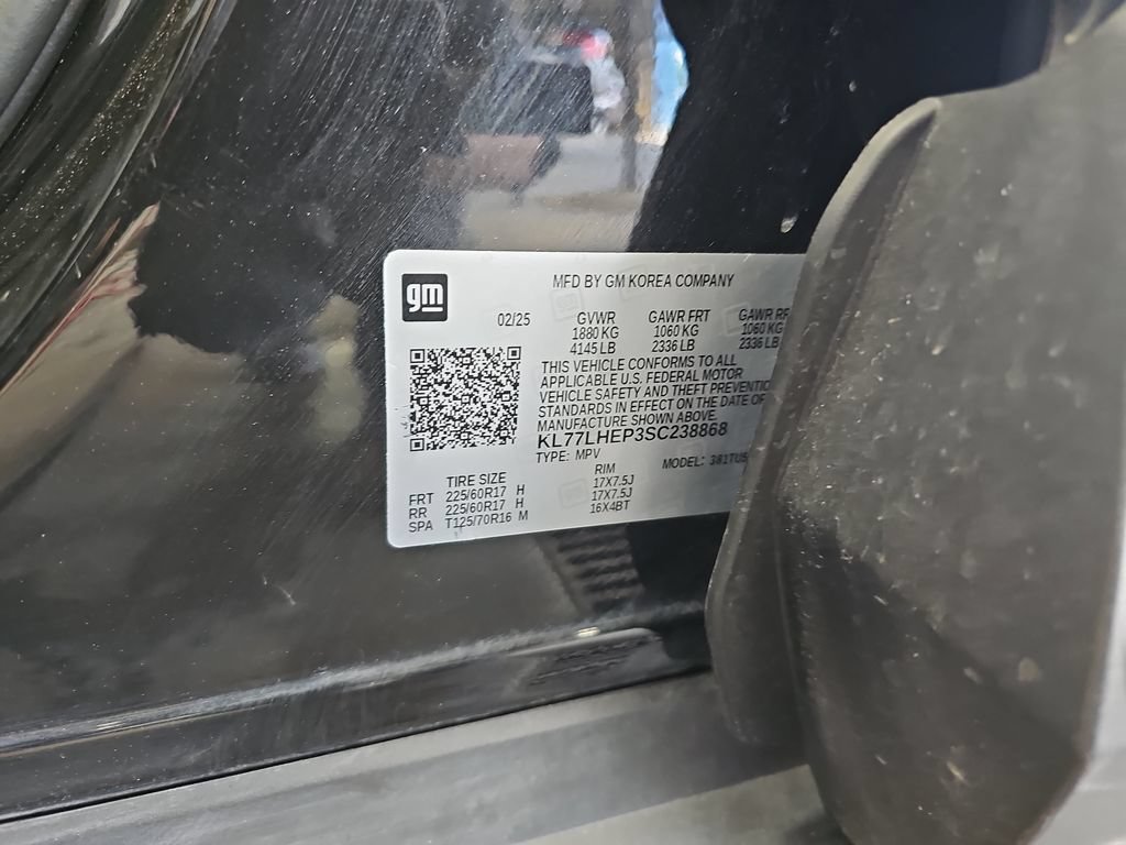 Used 2025 Chevrolet Trax LT w/ LT Convenience Package FWD image 33