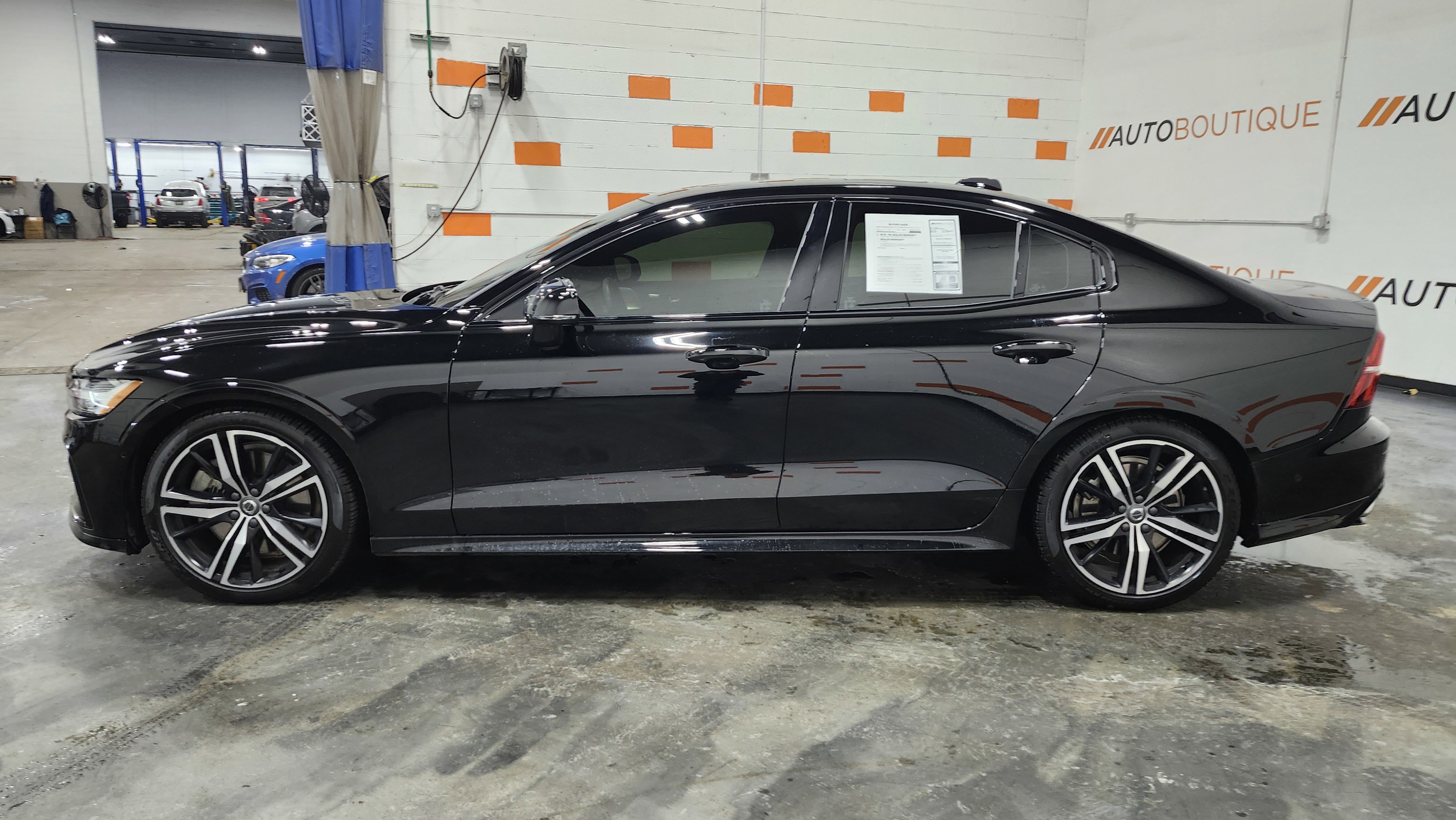 Used 2020 Volvo S60 T6 R-Design image 15