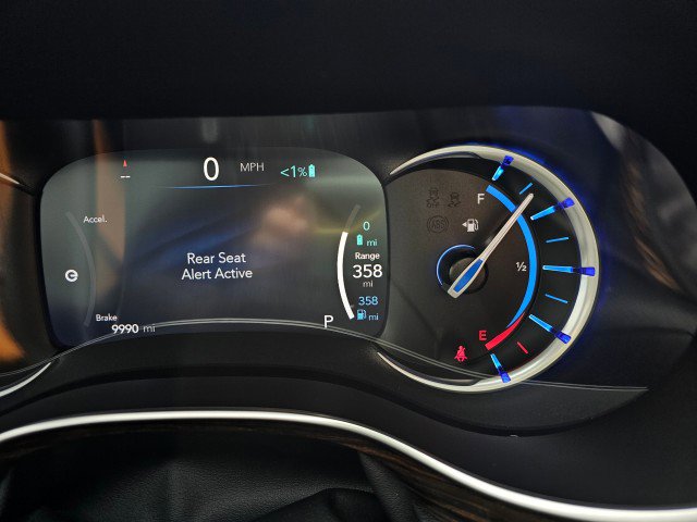 Certified 2023 Chrysler Pacifica Pinnacle FWD image 26