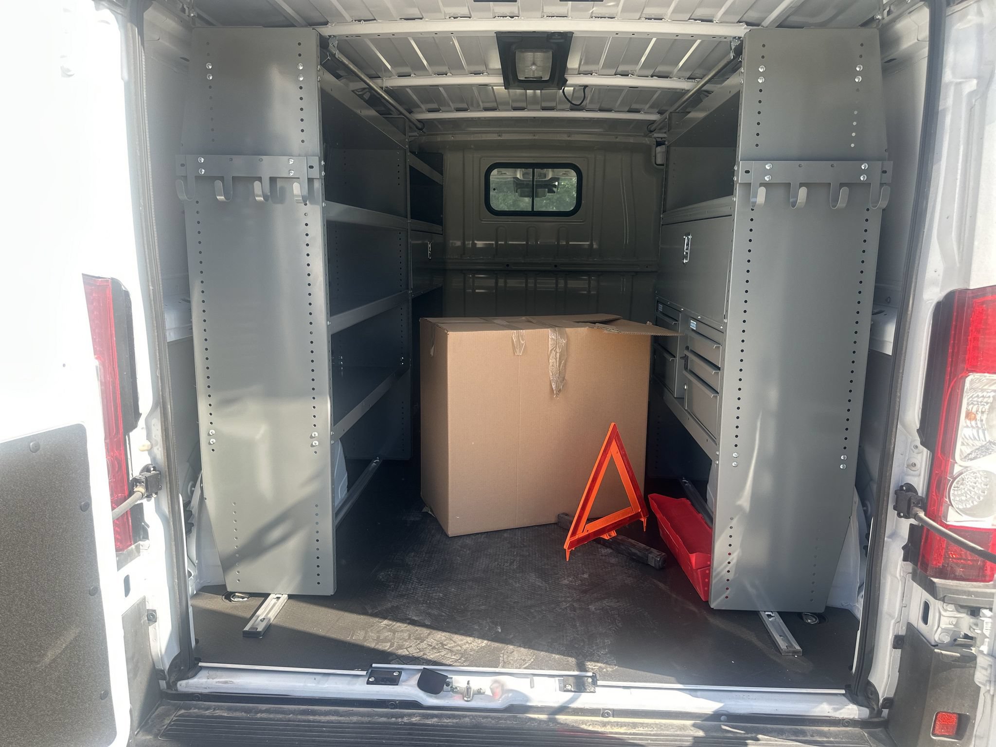 Used 2025 RAM ProMaster 2500 w/ Safety Group FWD image 17