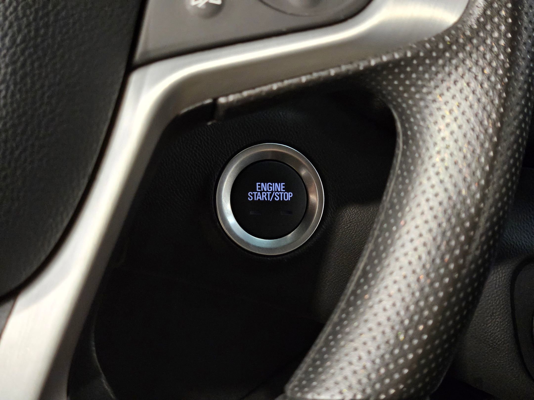 Used 2024 GMC Terrain SLE image 32