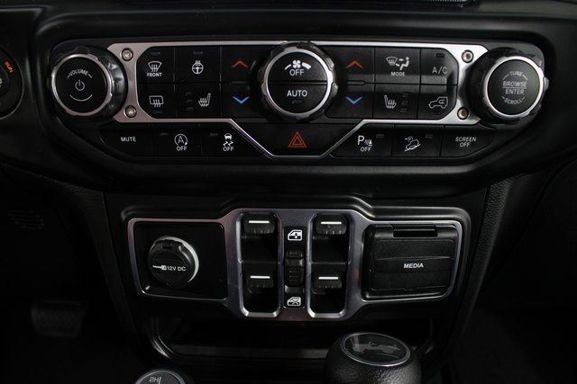 Used 2020 Jeep Wrangler Unlimited Sahara image 6