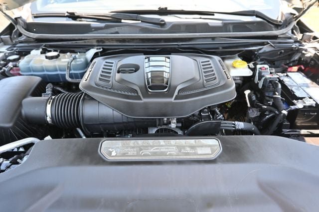 Used 2024 Jeep Wagoneer Series II AWD/4WD image 15