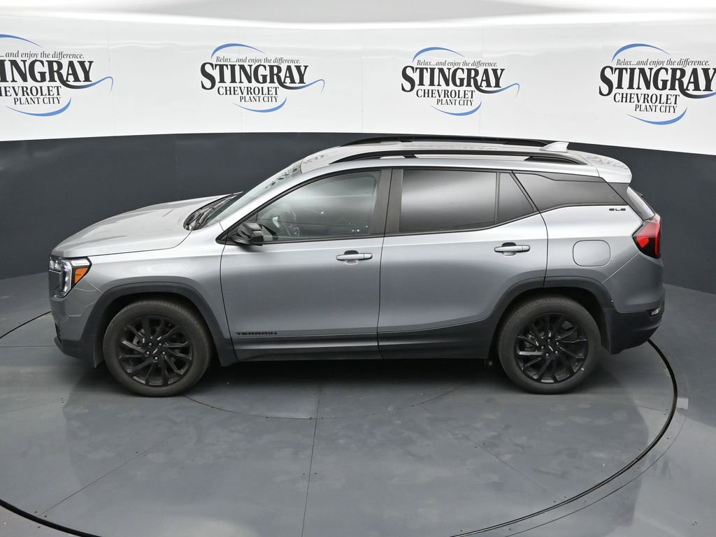 Used 2023 GMC Terrain SLE w/ Driver Convenience Package FWD image 21