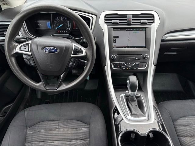 Used 2016 Ford Fusion SE FWD image 3