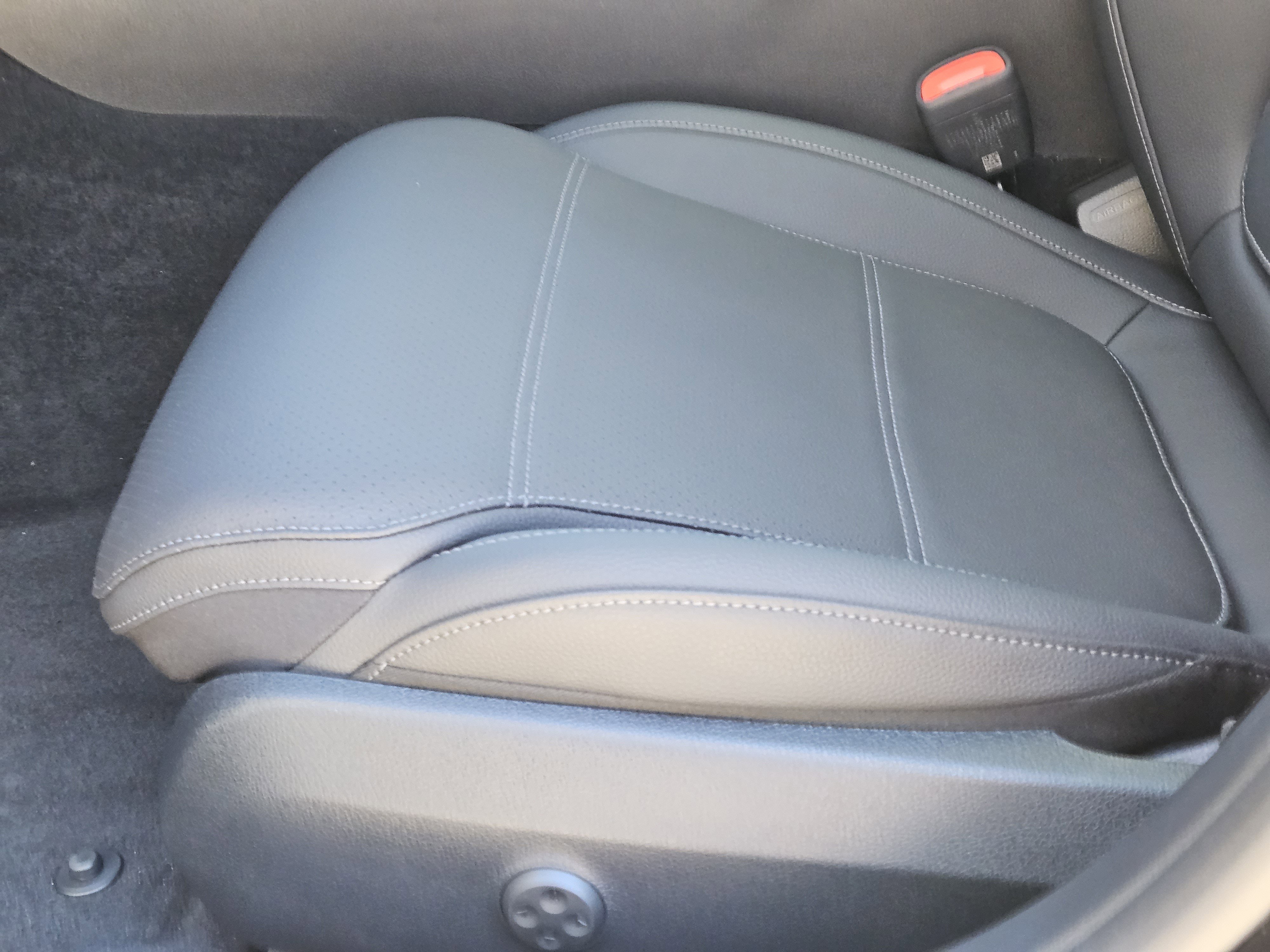 Certified 2025 Mercedes-Benz C 300 Sedan image 25