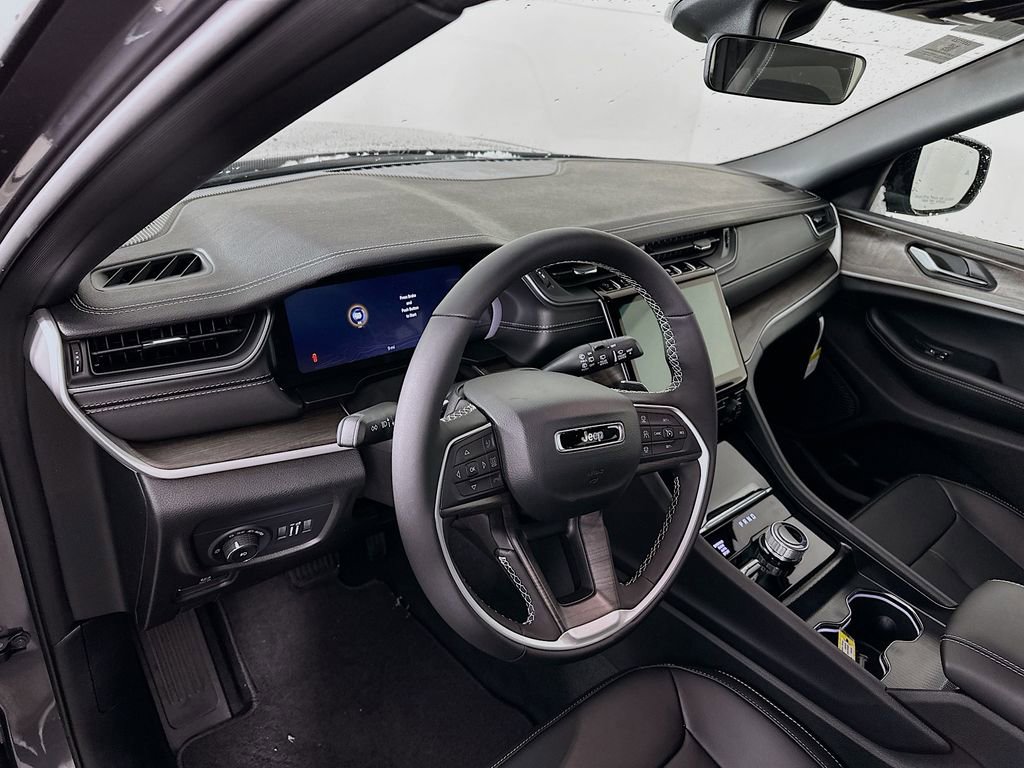 New 2025 Jeep Grand Cherokee Limited image 12