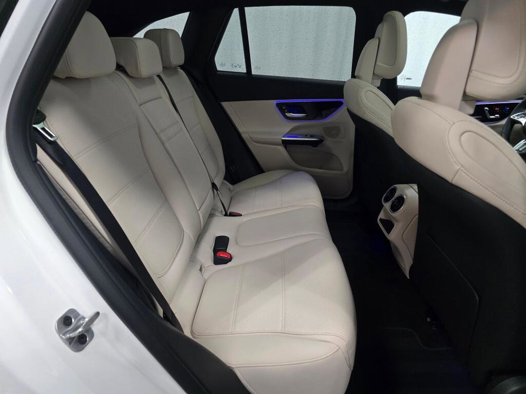 New 2026 Mercedes-Benz GLC 300 4MATIC image 23