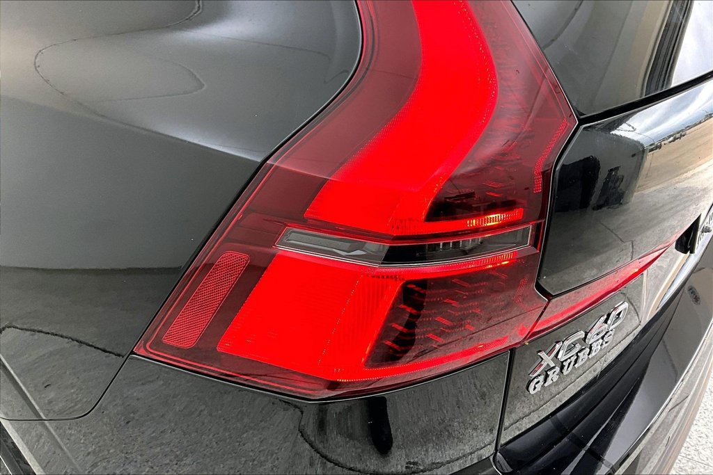 New 2026 Volvo XC60 B5 Plus w/ Climate Package AWD/4WD image 30