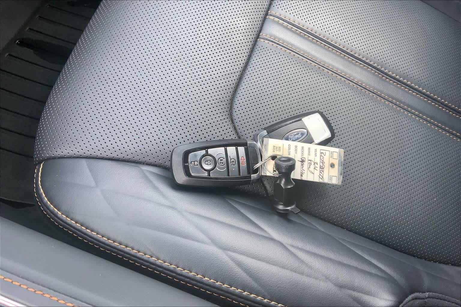 Used 2024 Ford Expedition Platinum AWD/4WD image 15